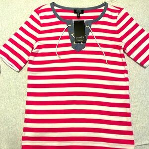 Ladies dress T-shirt with denim details.